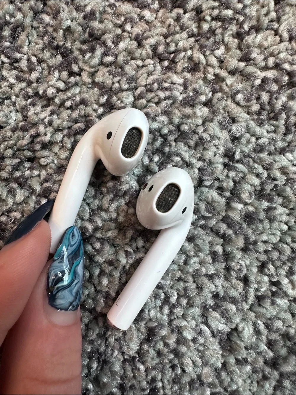 Apple Teal Earbud Case with White Earbuds and Charging Cable- headphones